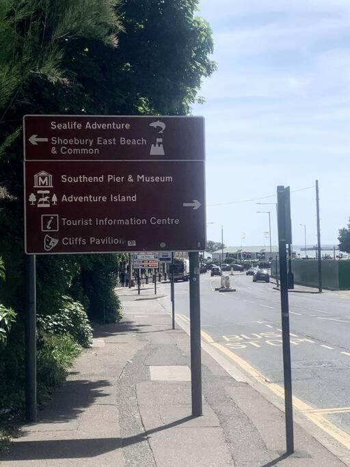 Apartments Near The Sea With Free Parking Southend-On-Sea Exterior photo